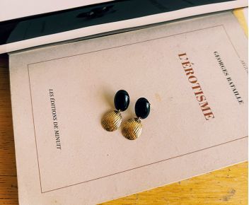 • Boucles N°05 - Coquillage noir
