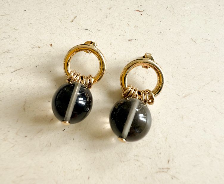 BOUCLE D'OREILLE MICHOU GRIS