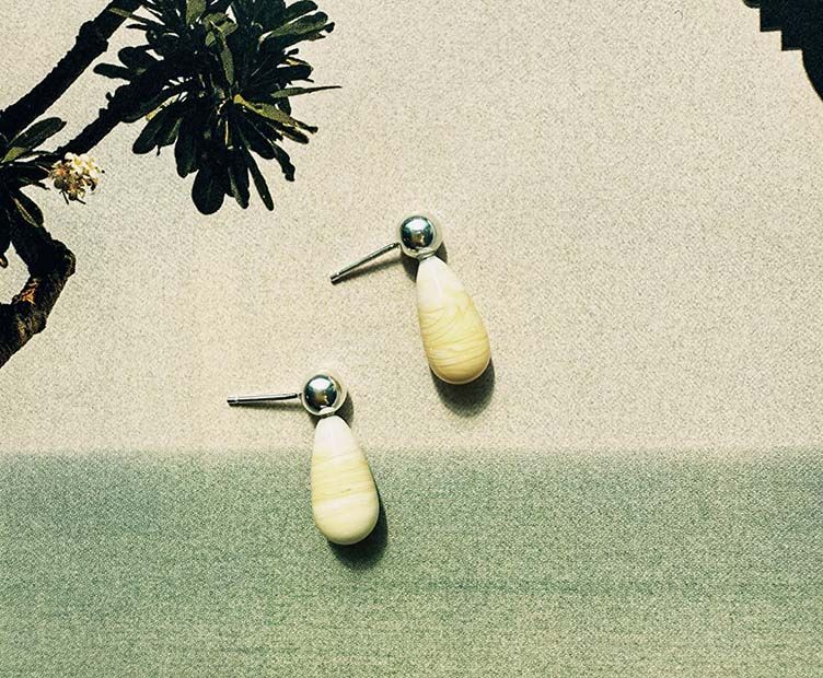 Noko Earrings - Opaque Ivory
